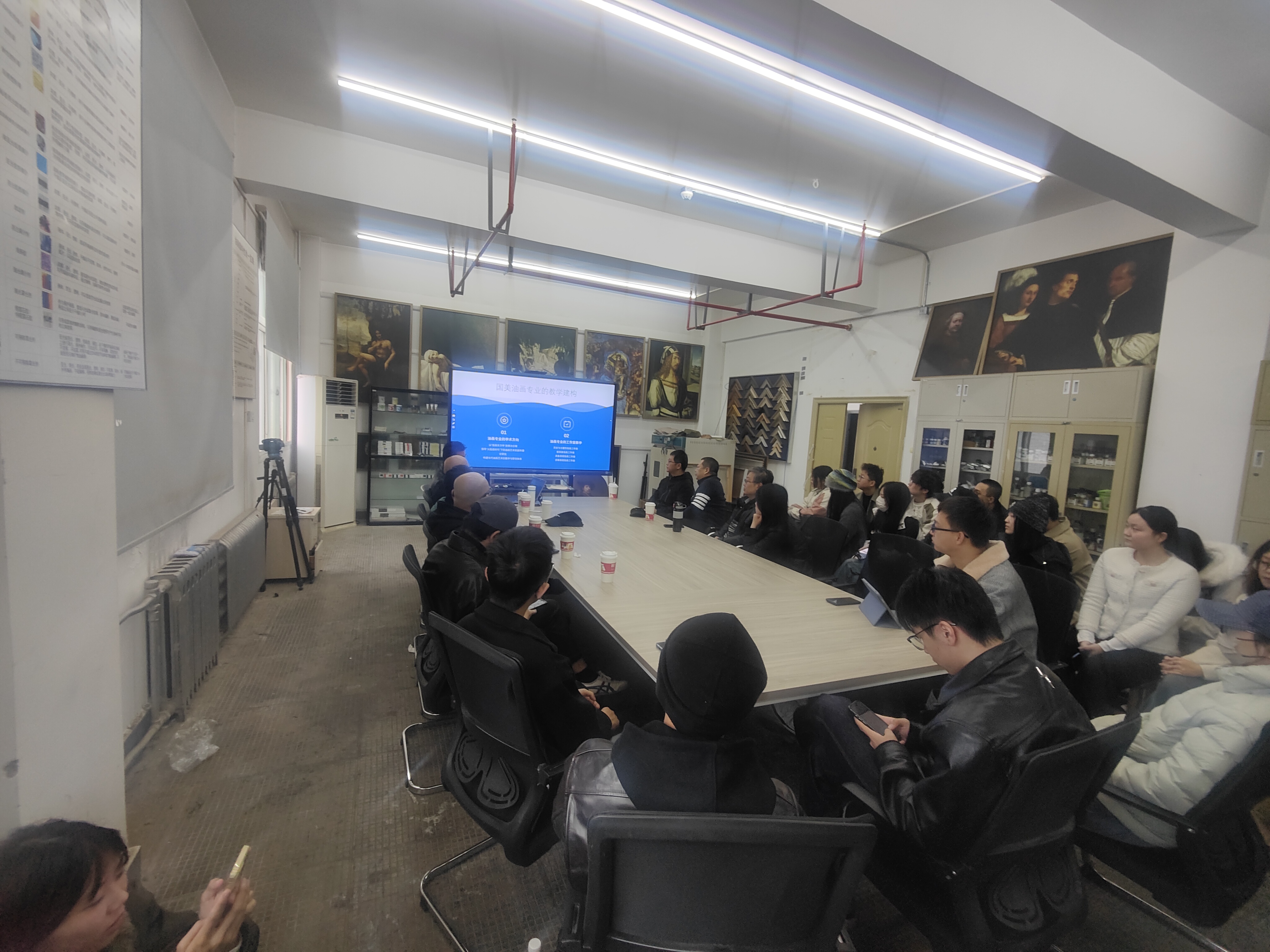 中国美术学院油画系教授任志忠受邀到我系举办讲座